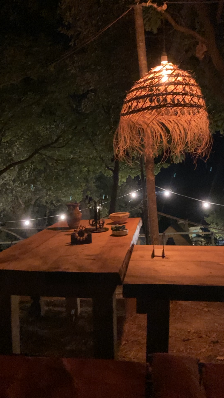 Lanterne notturne al Simposio Petra Sky Glamping